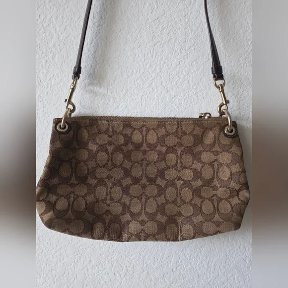 Coach Signature Patterned Crossbody Purse Bag - Picture 8 of 10